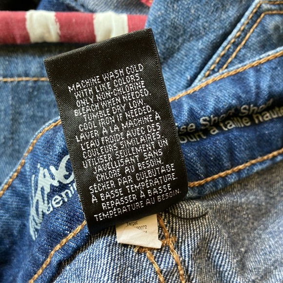 Mossimo Denim Stars and Stripes Distressed Shorts sz 4 - Picture 7 of 7